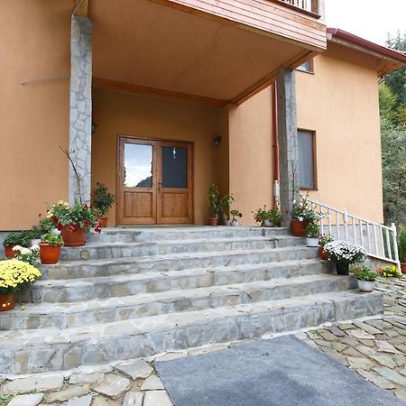 Pensiunea Casoca-Cascada Siriu Exterior photo